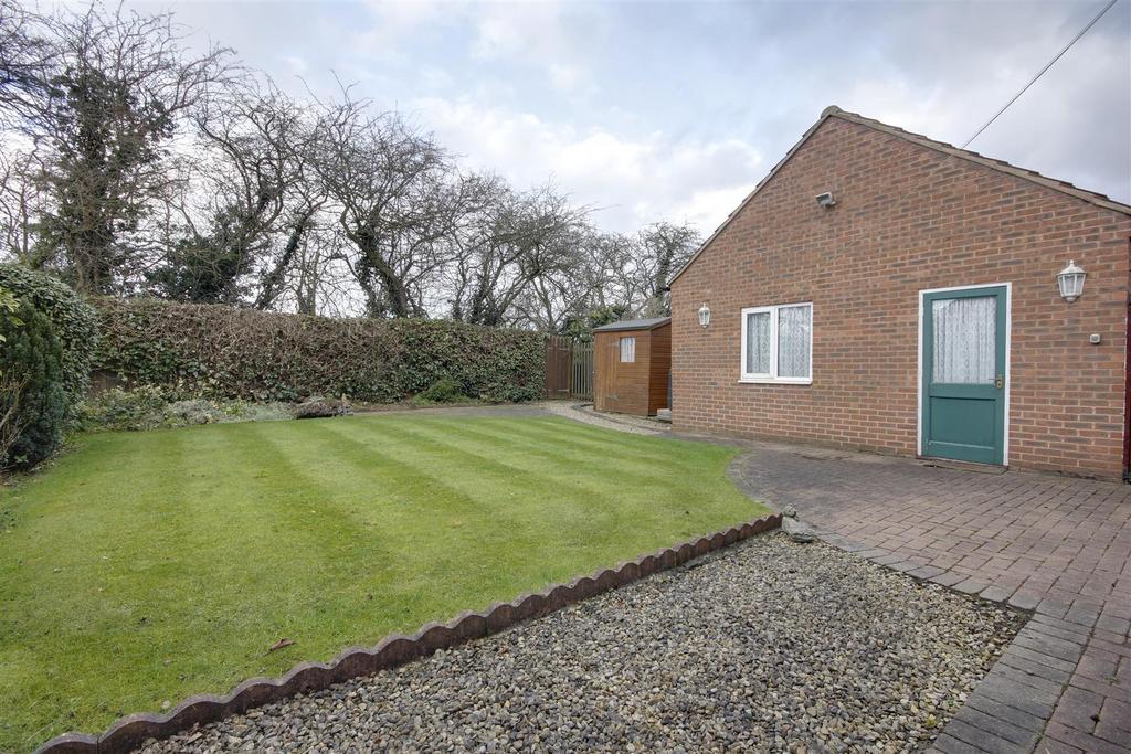 The Willows, Hessle 2 bed detached bungalow for sale £235,000