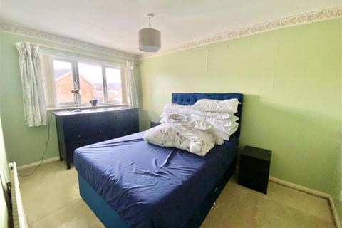 3 bedroom end of terrace house for sale, Petersham Close, Newport Pagnell