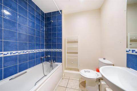 2 bedroom apartment for sale, Central House, 32- 66 High Street