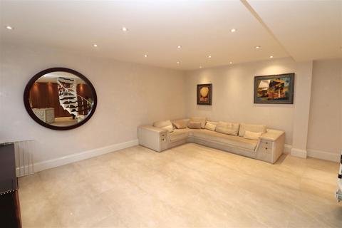 4 bedroom terraced house to rent - Northwick Close, St John's Wood, NW8