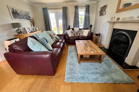 21 The Cobbins, Burnham-on-crouch, CM0 8QL