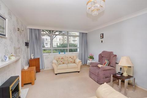 3 bedroom flat for sale, Devonshire Place, Eastbourne
