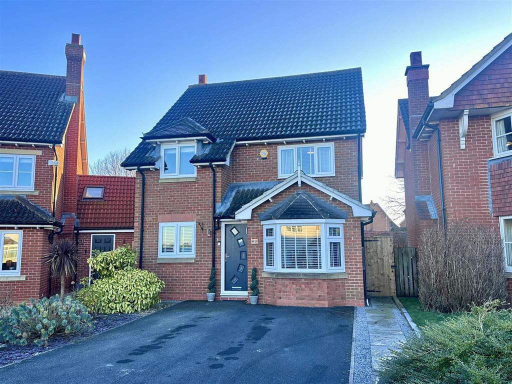 Trevone Way, Darlington 3 bed detached house for sale £250,000
