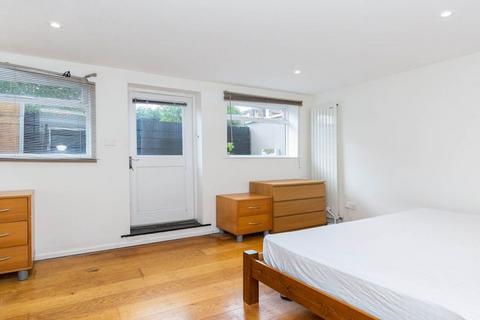 1 bedroom ground floor flat to rent, N10