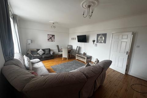 2 bedroom flat to rent, Malvern Street, South Shields