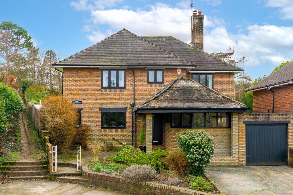Oak Way, Reigate, RH2 4 bed detached house for sale £1,450,000