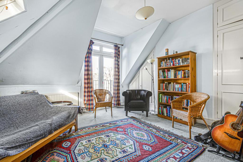 Bedroom / Study