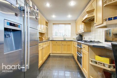 38 Hertsfield Avenue, Rochester, ME2 3PU