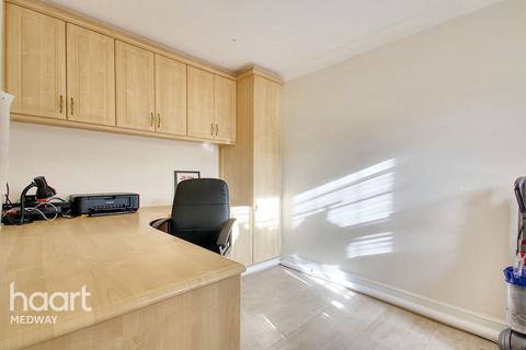 38 Hertsfield Avenue, Rochester, ME2 3PU