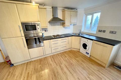 3 bedroom apartment to rent, Treetop Close, Luton, Bedfordshire, LU2 0JZ