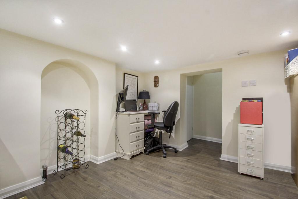Cellar/Bedroom 4