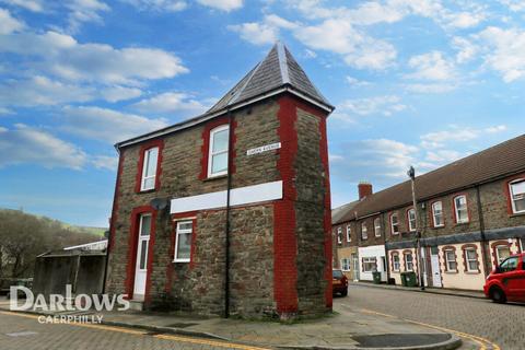 3 bedroom end of terrace house for sale, Commercial Street, Caerphilly