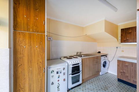 22 Buckhurst Close, Redhill, RH1 2AQ