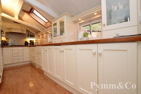 4 bedroom detached house for sale, Mill Road, Norwich NR15