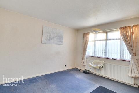 3 bedroom detached house for sale, Manor Crescent, Hornchurch, RM11