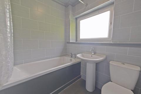 2 bedroom flat to rent, Well Road, Bridge Of Allan, FK9