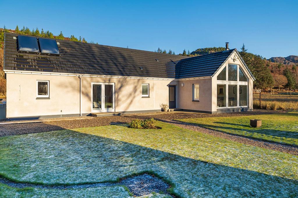 Caberfeidh Ardaneaskan, Lochcarron, Strathcarron, IV54 8YL 3 bed detached house for sale £400,000