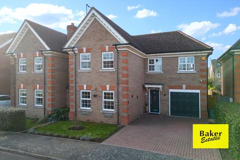 4 bedroom detached house for sale, Caxton Way, Romford RM1