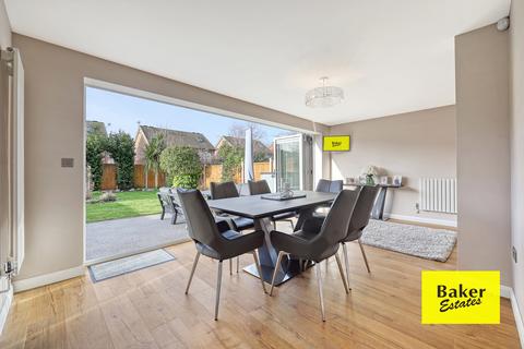 4 bedroom detached house for sale, Caxton Way, Romford RM1