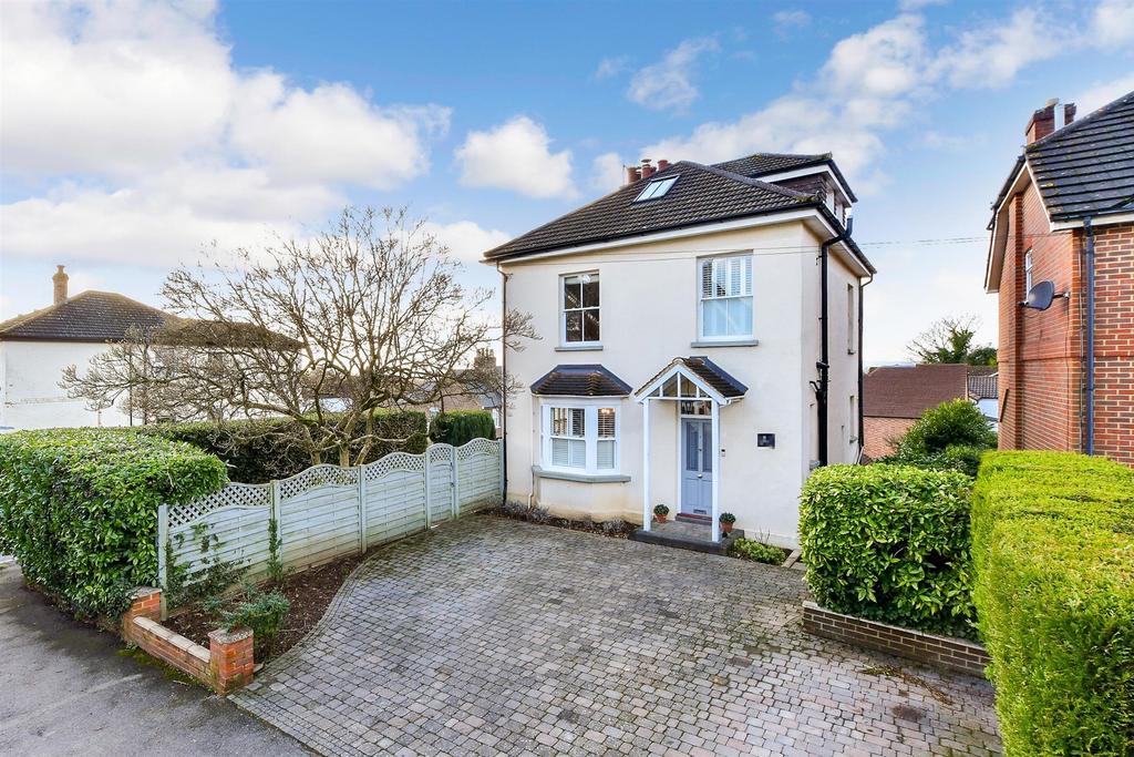 Somerset Road, Meadvale, Surrey 5 bed link detached house for sale £895,000