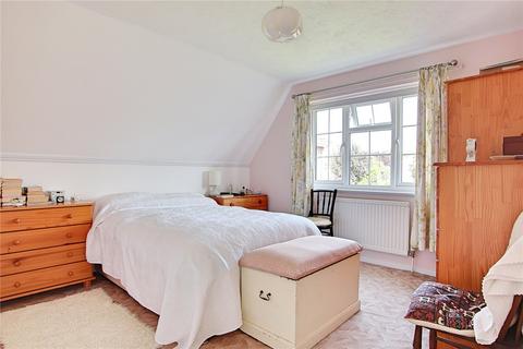 18 Brambletyne Close, Angmering, Littlehampton, BN16 4DD
