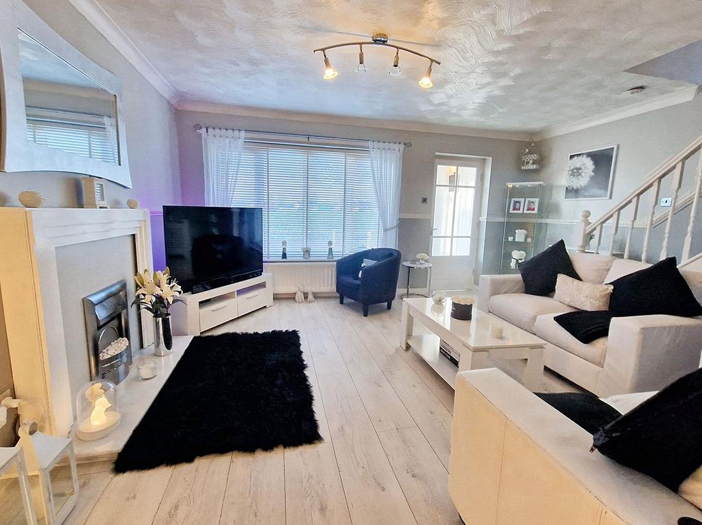 Kirton Way, Cramlington, Northumberland, NE23 2XR 3 bed terraced house