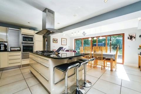 5 bedroom detached house for sale, High Street, Twyning, Tewkesbury, Gloucestershire, GL20