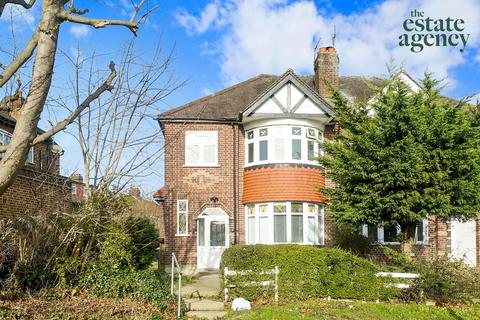 3 bedroom apartment for sale, Endlebury Road, Chingford, E4