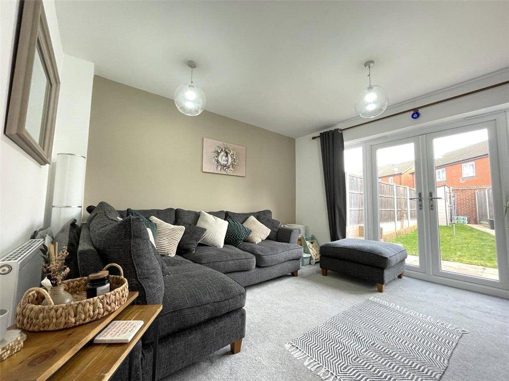 Burgundy Gardens, Leamington Spa, Warwickshire 2 bed terraced house for sale £250,000