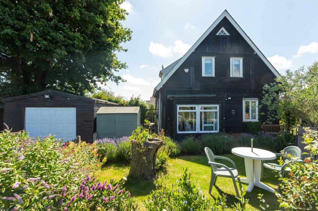 Grasmere Road, Whitstable, CT5 4 bed detached house for sale £525,000