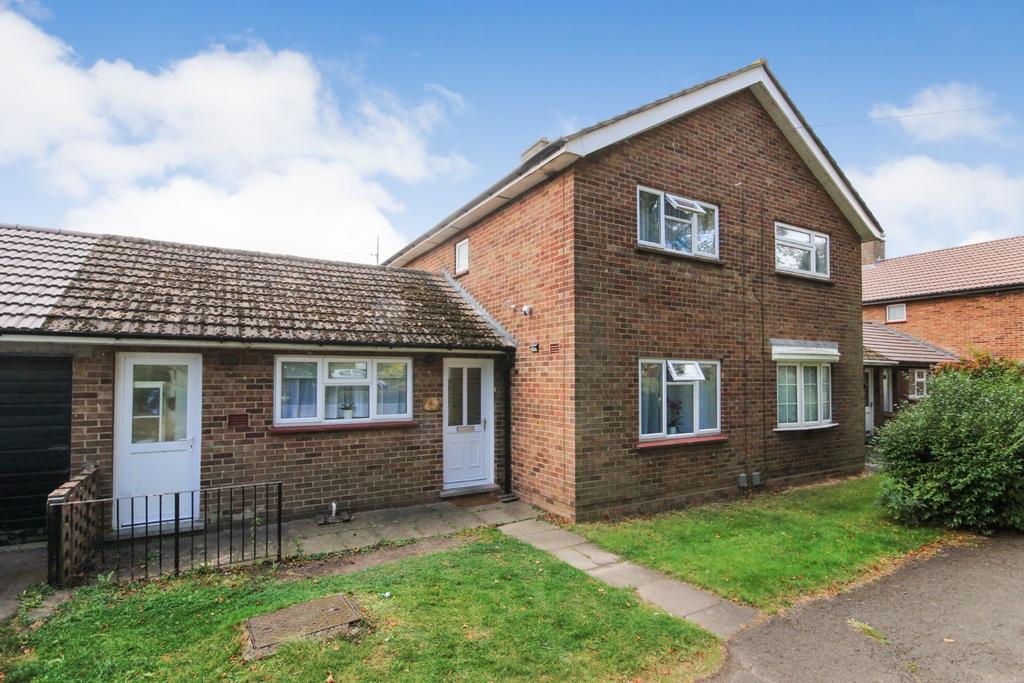 Meadway, Bedford MK41 3 bed semi-detached house - £250,000