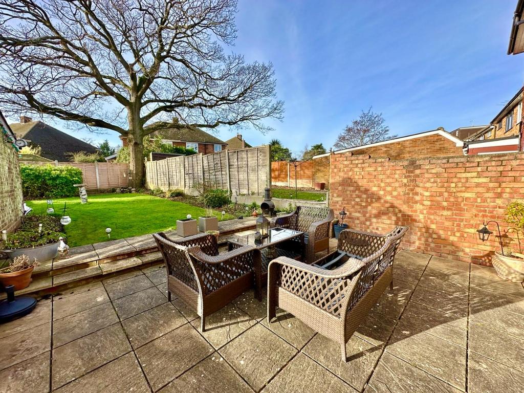 Kenilworth Drive, Rainham, 3 bed semidetached house for sale £350,000