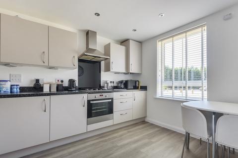 undefined, Stride Gardens, Bursledon, Southampton, Hampshire, SO31