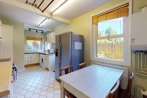 10 Mandeville Road, Canterbury, CT2 7HB