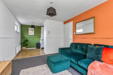 1 bedroom flat to rent, Howdenhall Court, Howdenhall, Edinburgh, EH16