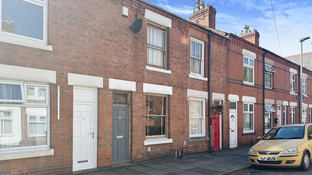 Clarendon Park LE2 2 bed terraced house for sale £225,000