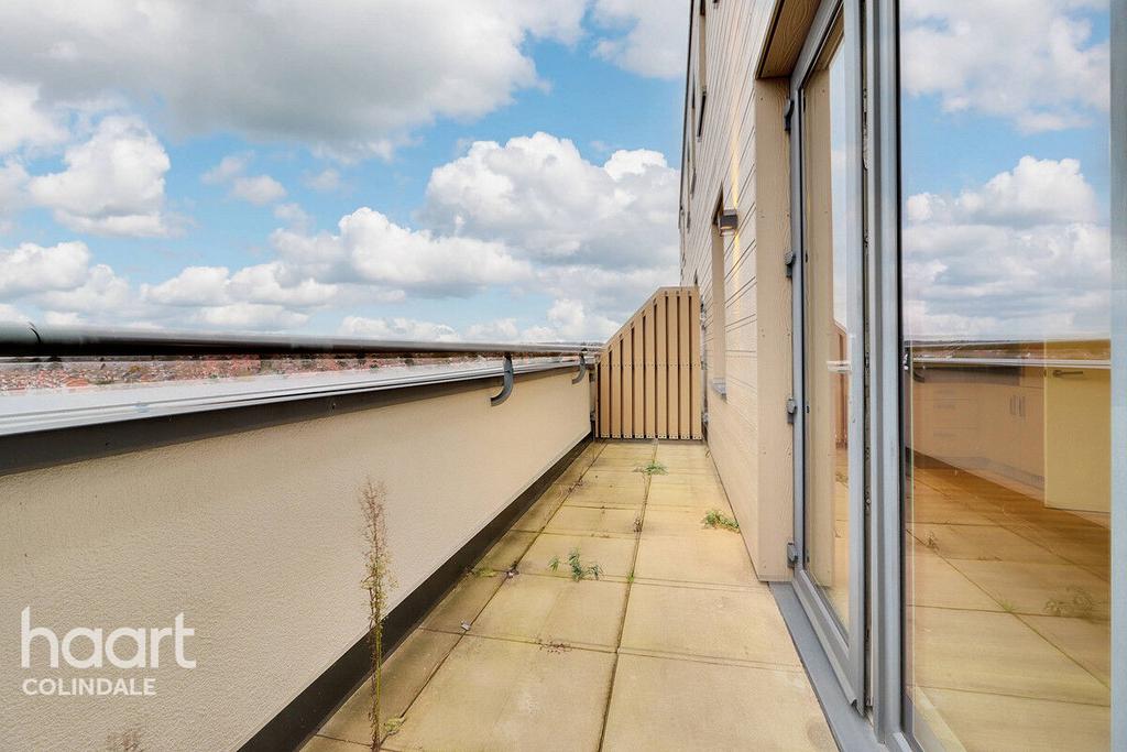 Avery Court, Capitol Way, NW9 3 bed apartment for sale £450,000