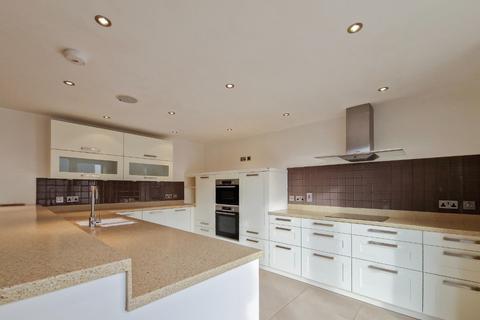 6 bedroom detached house for sale - 2 Hollybrook Close, St Clement