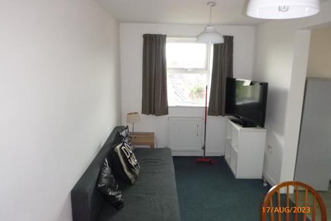 3 bedroom apartment to rent, Mount Pleasant Road, Exeter EX4