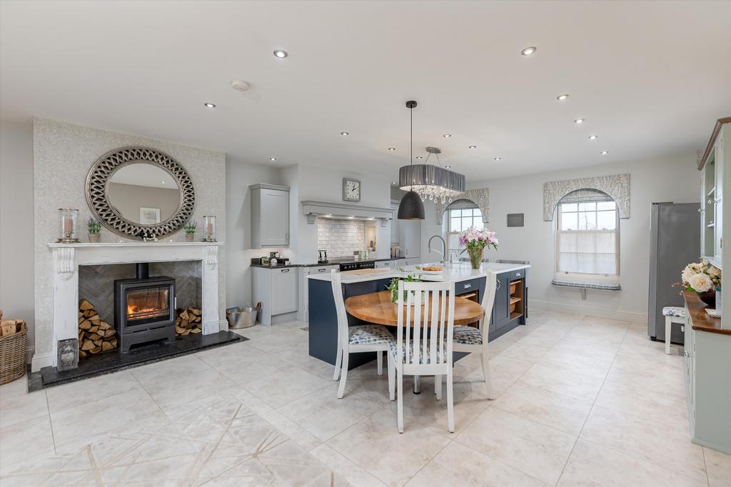 Kitchen/Dining Room