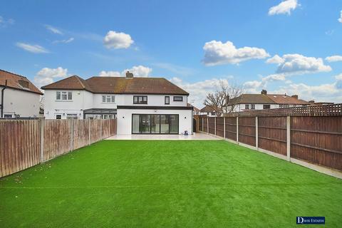 3 bedroom semi-detached house for sale, Squirrels Heath Lane, Ardleigh Green, Hornchurch, RM11