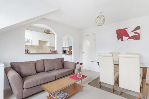 3 bedroom apartment to rent, Gleneagle Road, Streatham