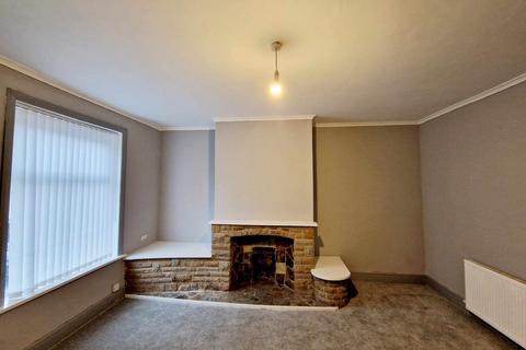 3 bedroom terraced house to rent, Norman Street, Halifax, West Yorkshire, HX1