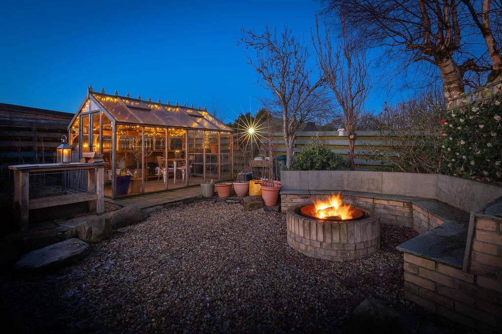 Houstoun Mains, Broxburn EH52 3 bed detached bungalow for sale £335,000