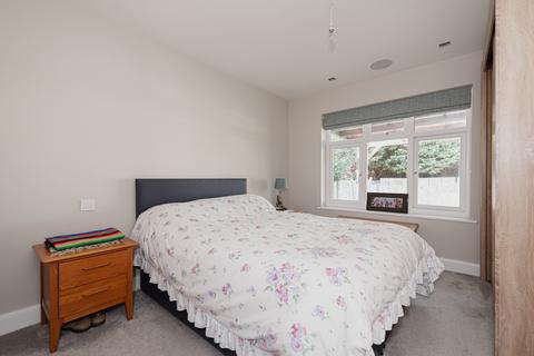 40a Ottways Lane, Ashtead, KT21 2PA
