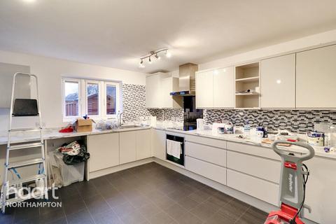 6 Cutler Close, Northampton, NN2 7EY