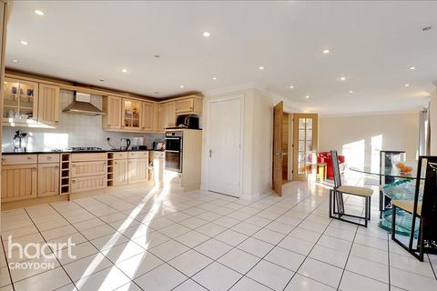 5 bedroom detached house for sale, Water Mead, Coulsdon