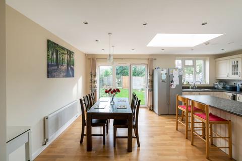 5 New Causeway, Reigate, RH2 7PE