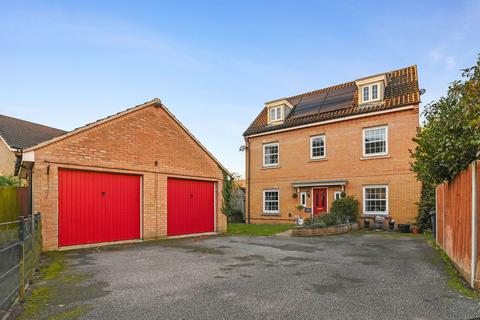 5 bedroom detached house for sale - Northern Rose Close, Bury St. Edmunds IP32