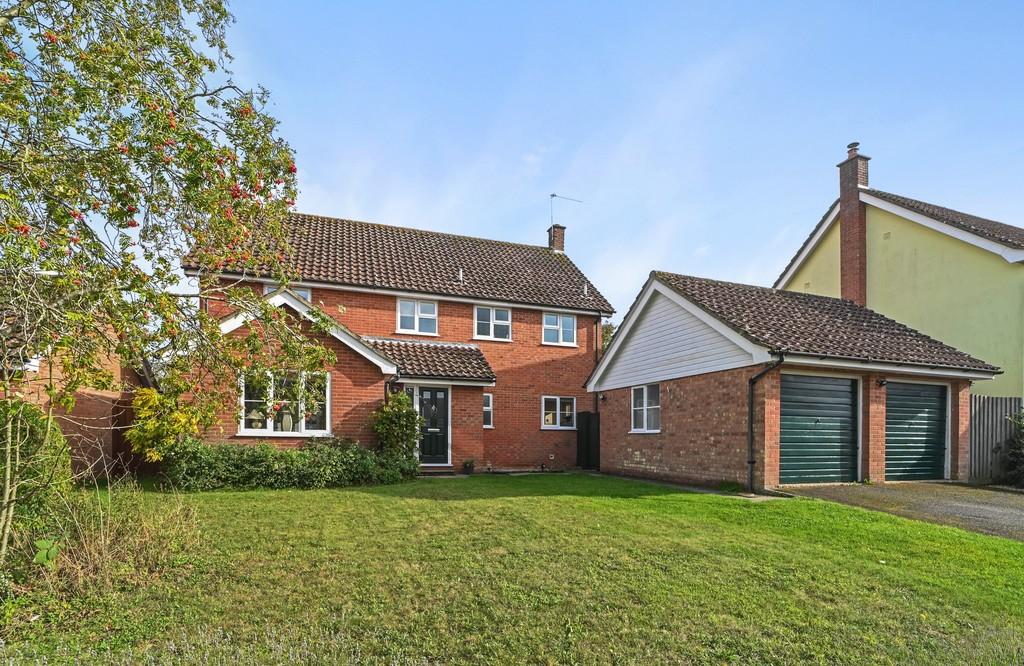 Dukes Meadow, Bury St. Edmunds IP30 4 bed detached house for sale £